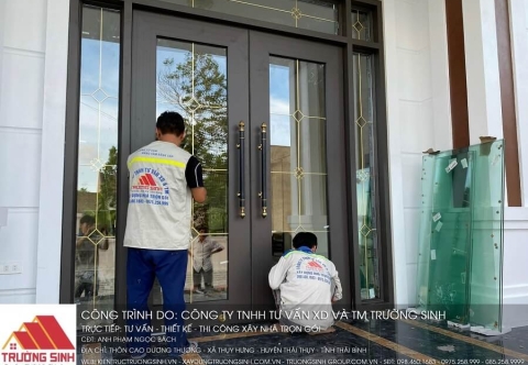 6 cách mở cửa nhôm kính bị khóa trong nhanh, an toàn